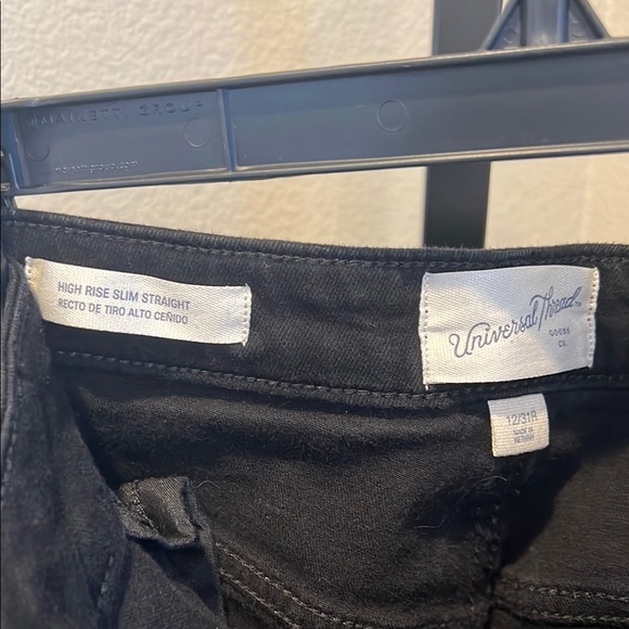 Universal Thread Black Straight Jeans - Picture 2 of 3